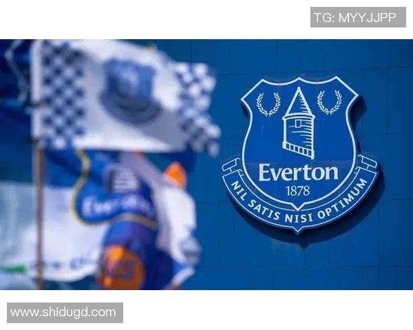 埃弗顿迎战利阿波罗期待精彩对决球迷热情高涨助威球队奋勇争胜